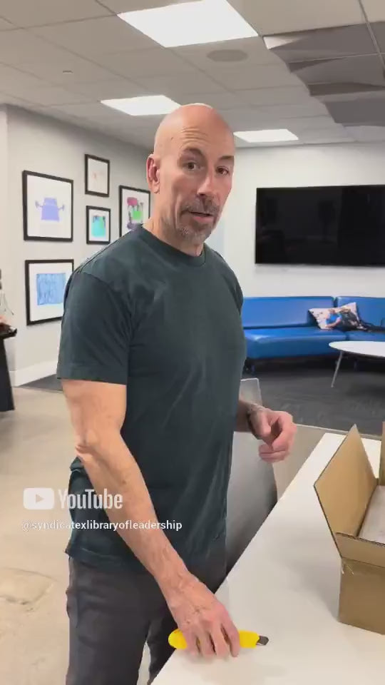 Video provided by Shopify App SwipeUp